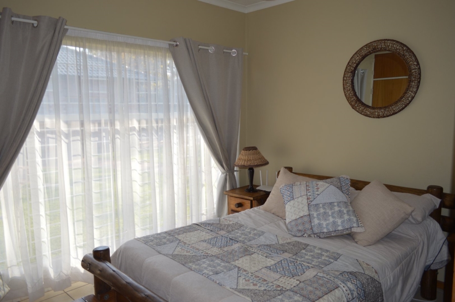 6 Bedroom Property for Sale in Flamwood North West